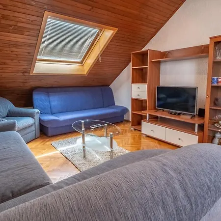 Lucija Apartment *