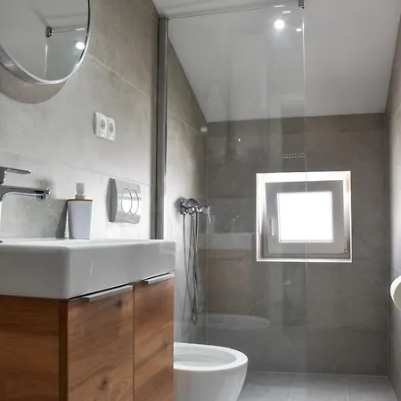 Apartment Lucija *